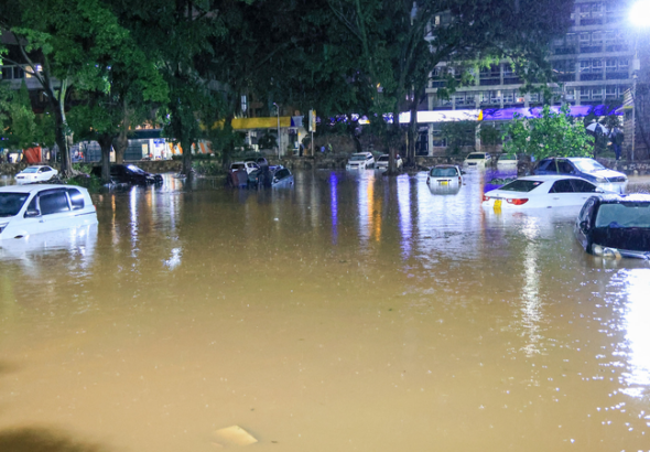 ケニア首都ナイロビ洪水、死者28人に　夜間豪雨で捜索続く