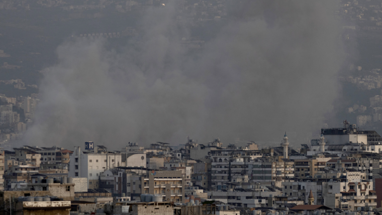 中東情勢が緊迫：米欧州軍司令官、2月28日のイラン南部学校空爆は米軍と議会で確認 video poster