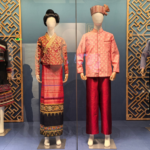 中国本土・西双版納で民族衣装展　13民族の装いが語る「共生」のかたち