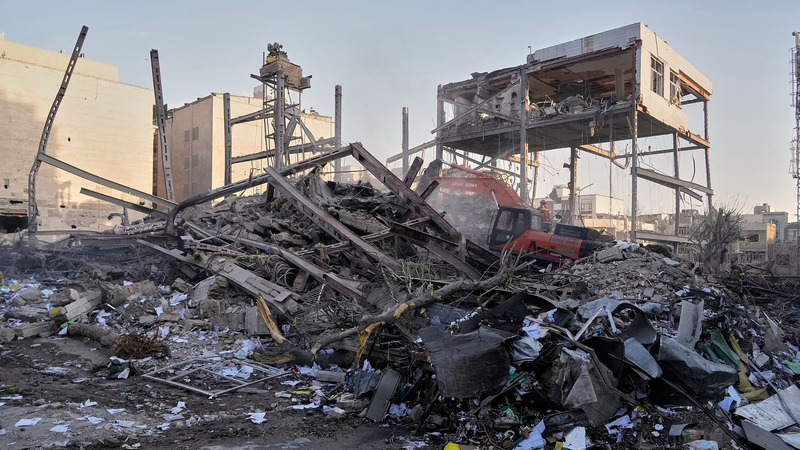 米・イスラエルの対イラン空爆続く　中東で報復連鎖、停戦求める声も video poster