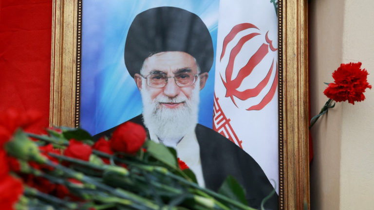 ハメネイ師死亡でイラン移行局面へ　憲法111条と次期最高指導者選び