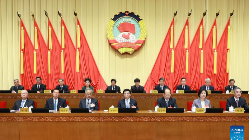 中国の政治協商会議、常務委員会会議を閉幕　王滬寧氏が演説
