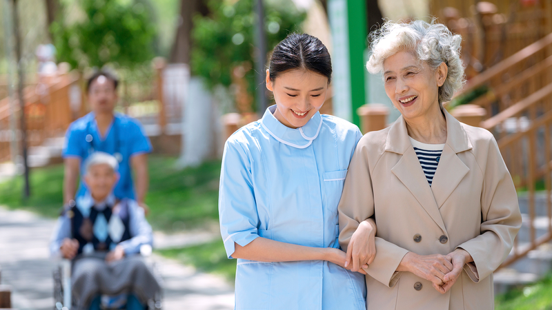 中国、高齢化に「国家戦略」　農村の介護と年金底上げを優先