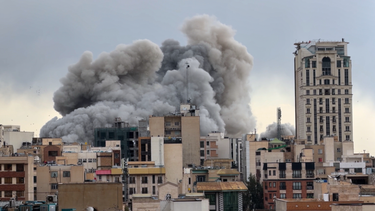 米・イスラエルの対イラン攻撃5日目、各国が非難と対話呼びかけ