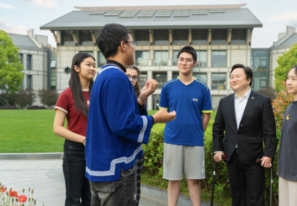 全人代で「特別支援教育の専用法を」障害のある人の学ぶ権利をどう守るか video poster