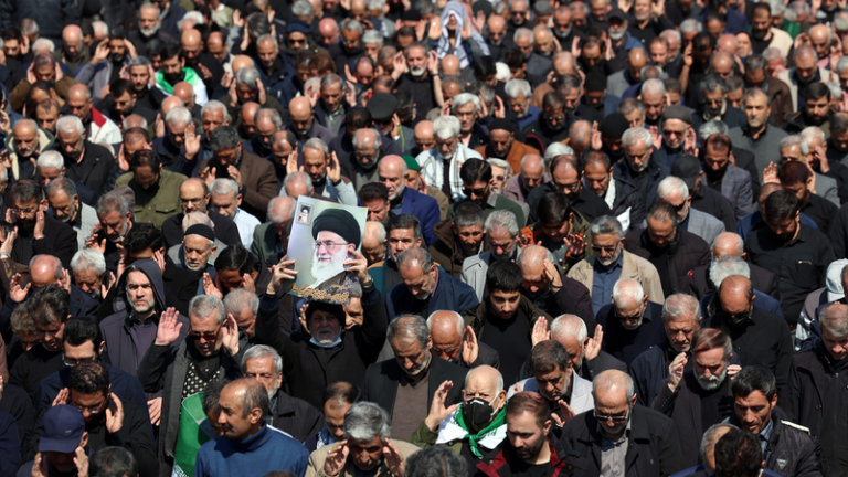 イラン最高指導者の後継、専門家会議が「決定」報道　残る手続きの壁