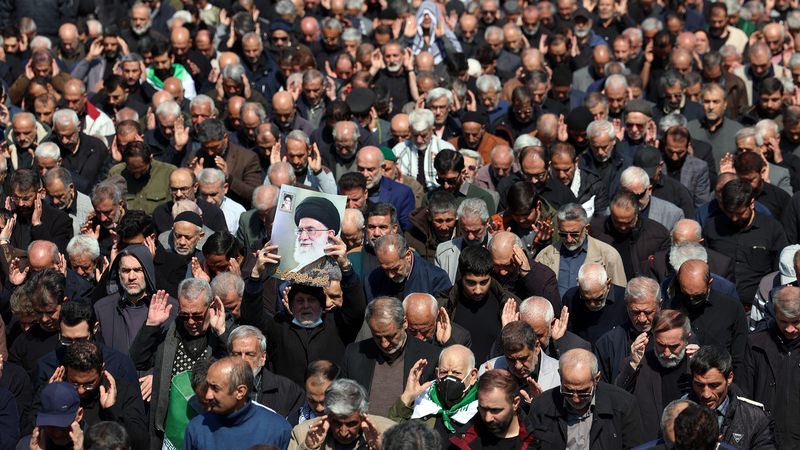 イラン最高指導者の後継、専門家会議が「決定」報道　残る手続きの壁