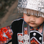 中国本土・貴州のランデ苗寨、静かな日常に宿る世代の物語