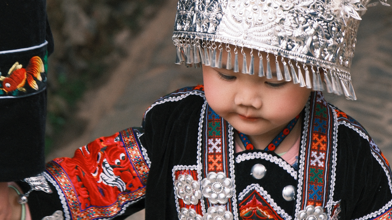 中国本土・貴州のランデ苗寨、静かな日常に宿る世代の物語