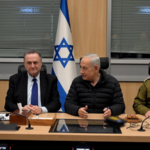 イスラエル、レバノンでの戦闘拡大を準備　ベイルート攻撃とロケット応酬で緊張