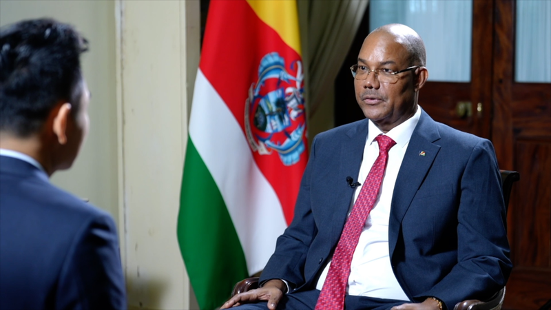 セーシェル大統領、中国のグローバル提案は「非常に重要」—番組で発言 video poster