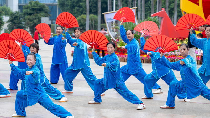 中国本土で拡大する「シルバー経済」 旅行と生活消費がけん引