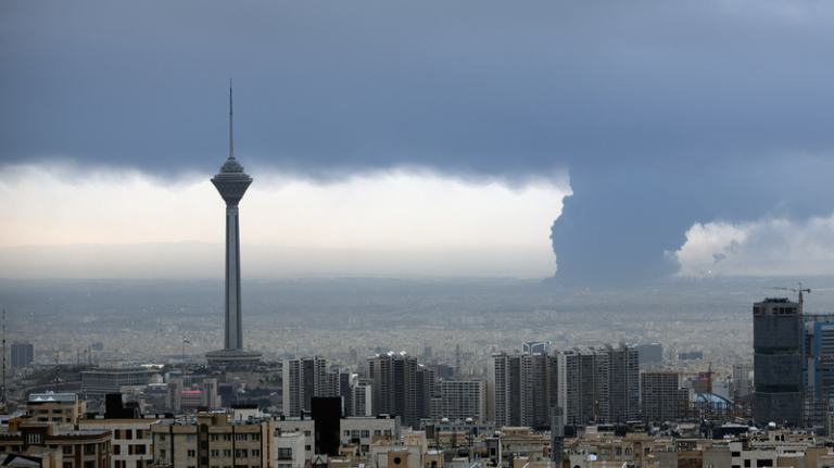 イラン外務省「米国の攻撃目的は資源支配」　中東の緊張続く