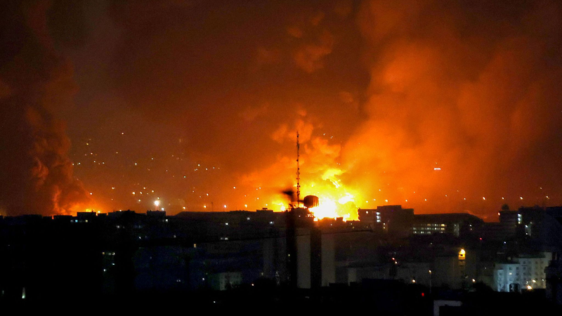 イラン、米空母リンカーンにミサイル発射と発表　トランプ氏「無条件降伏のみ」