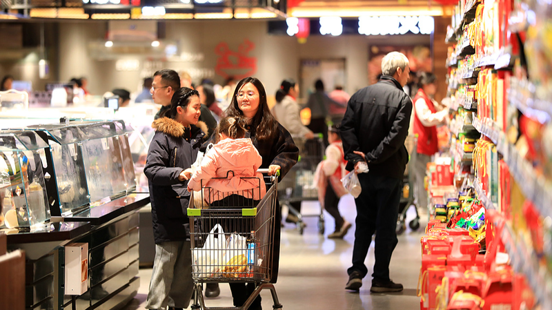 中国本土、2026年も国内需要拡大へ　全人代会見で消費押し上げ策