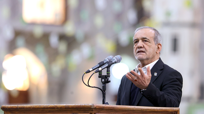 イラン大統領、米の「無条件降伏」要求を拒否　国営TV演説で