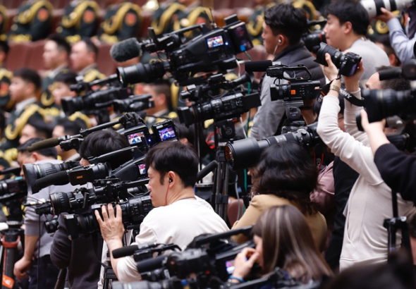 中国の両会、政府活動報告で2026年の成長目標提示　15次五カ年の助走に