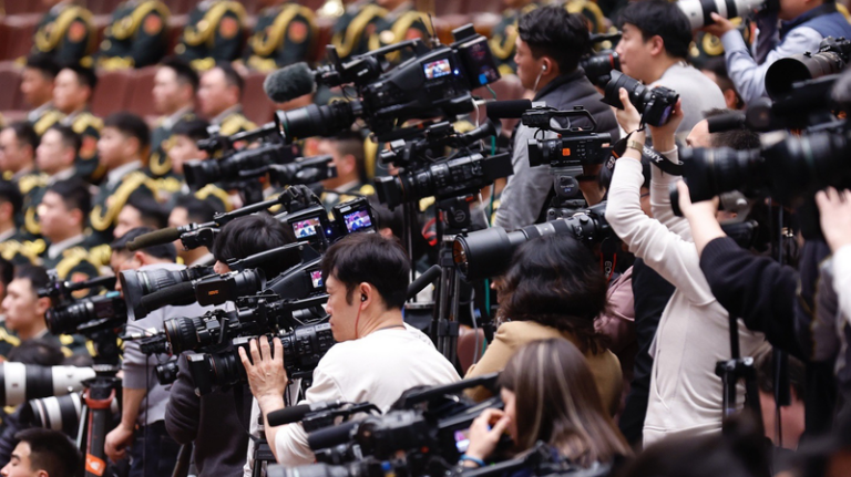 中国の両会、政府活動報告で2026年の成長目標提示　15次五カ年の助走に