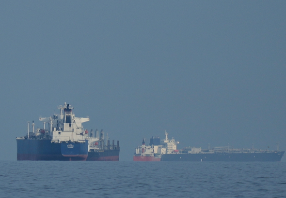 ホルムズ海峡めぐり護衛要請も未発動　米業界の依頼を米海軍は否定続く