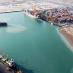 イラク、タンカー攻撃で原油ターミナル全面停止　38人救出・死者1人