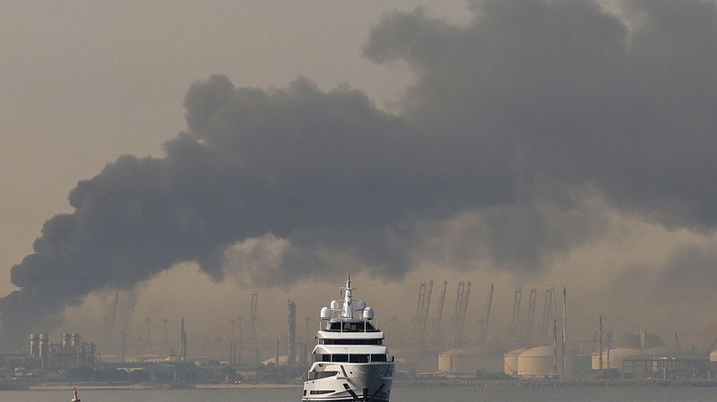 ホルムズ海峡が事実上封鎖へ　米国・イスラエルの対イラン作戦で商品市場に波紋