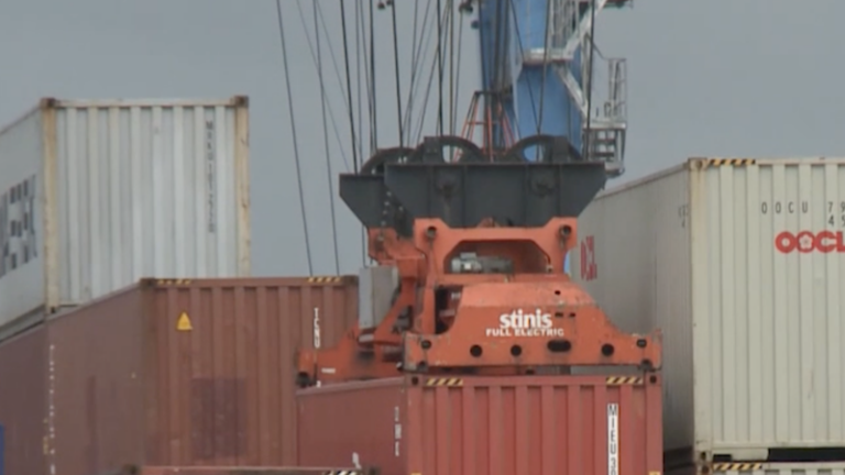 SN4C9FBCC6D036HMJ29X - NewsTomo – 日本語で読む、世界のニュースハブ 中東の空域閉鎖でアフリカ輸出に打撃 ケニア花き業者も足止め video poster