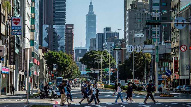中国、全人代の政府活動報告で「台湾独立」分裂勢力に断固対処を明記