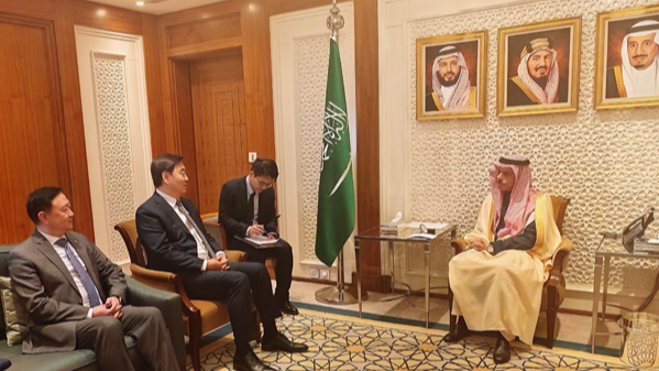 V3YHLPE56Y0WA37MK1BB - NewsTomo – 日本語で読む、世界のニュースハブ 中国の中東特使、緊張激化に停戦訴え サウジ外相と協議