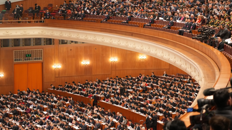 中国本土の国家発展計画法案、計画を「法治」で支える狙いとは