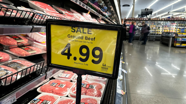 米消費者信頼感が2026年最低に　イラン戦争でガソリン高、先行き不安