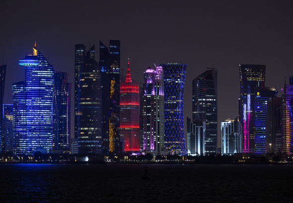 イラン、攻撃継続なら「中東の経済拠点」報復も　ホルムズ海峡閉鎖に言及