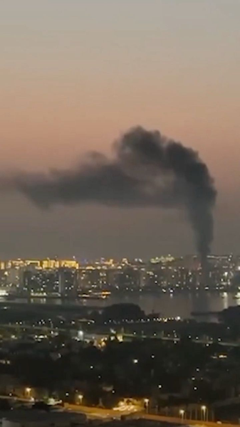 ドバイの空に煙、緊張高まる中東情勢のさなかに目撃情報（2月28日） video poster