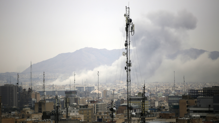 米・イスラエルの対イラン攻撃から2週間、衝突はどこへ向かうのか