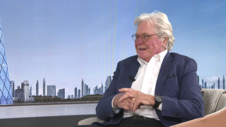 映画で紡ぐ中国の物語：俳優フセイン・ファーミー独占インタビュー video poster