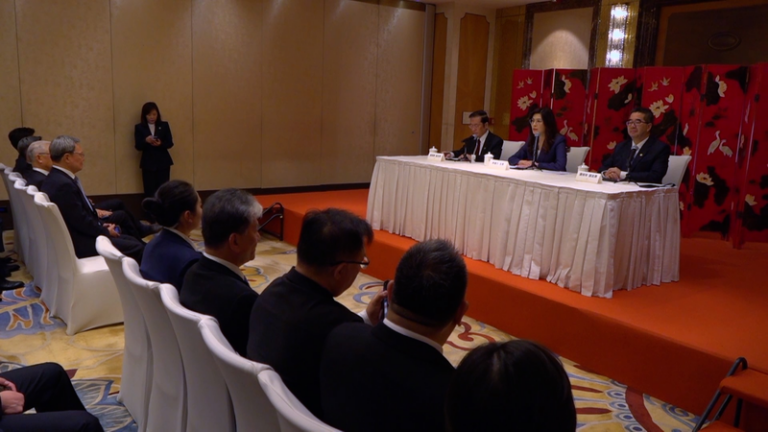 国民党議長・鄭麗淳、北京で習近平と会談　中国本土の善意に期待 video poster