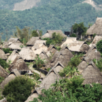 雲南の山奥に隠れたワ族の古村、翁丁の伝統文化