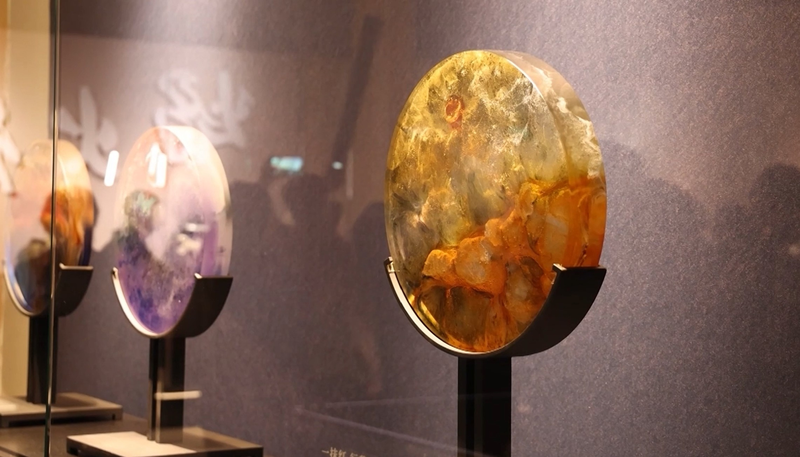 山東・淄博で開幕した現代中国ガラス芸術展、台湾出身アーティストの作品が注目 video poster