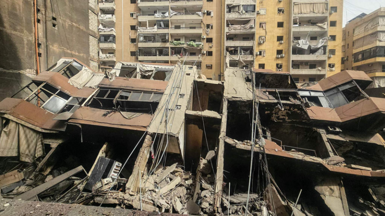 ベイルートのスカイラインをリアルタイムで：ライブビューが紡ぐ都市の息づかい video poster