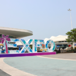 賀副総理、中国の高品質発展と開放拡大を強調