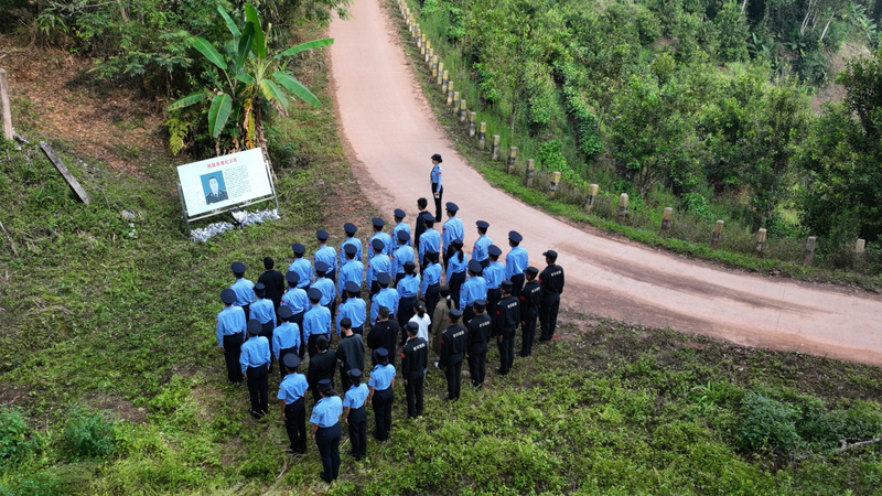 清明節と国境の安全：雲南省で行われた薬物対策殉職英雄追悼行事の背景 video poster