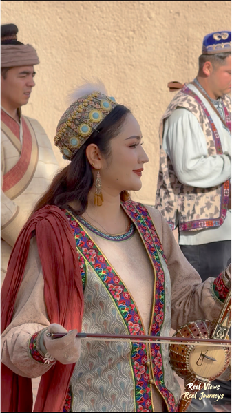 朝の訪れと共に、カシュの城門が開く：シルクロードの息吹を感じる儀式 video poster