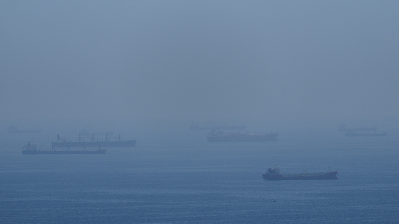 ホルムズ海峡の緊張続く、米イラン協議は停滞 video poster