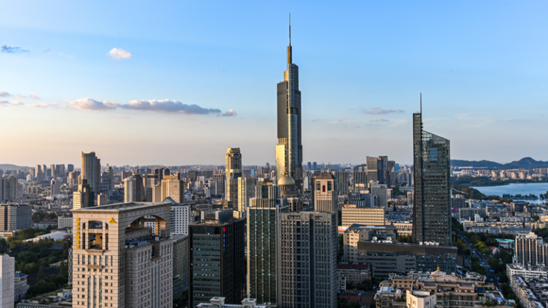 消費と投資で持続的成長を目指す中国の第15次五カ年計画