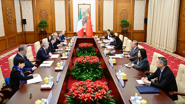 中国とイタリア、戦略的パートナーシップ強化で合意 中東・ウクライナ情勢も協議 video poster