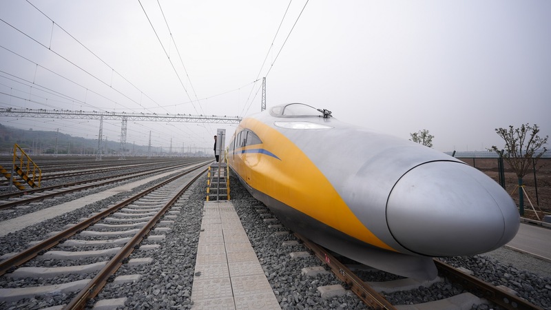 中国、西安～十堰高速鉄道で時速385km試験運転を開始