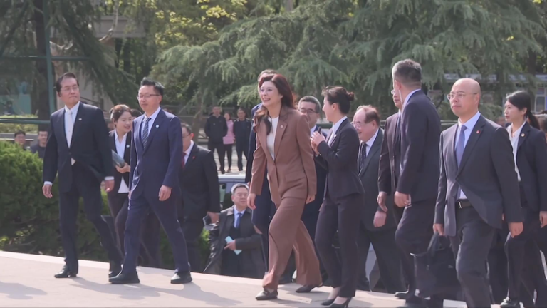 国民党・鄭麗文党首の中国本土訪問がもたらす意味とは video poster