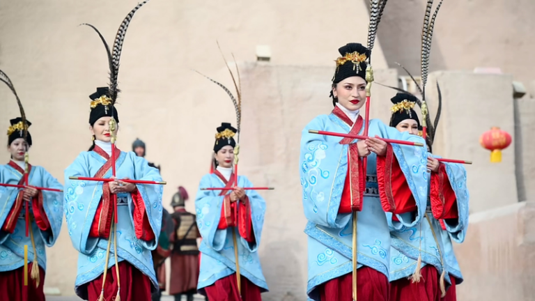 カシュガル、2026年観光客急増 シルクロードの古都が新たな輝き video poster