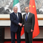 米イラン協議への復帰が最優先課題と中国外相、タジャーニ伊副首相と会談