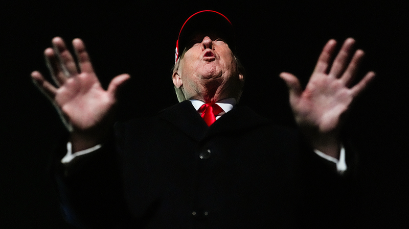 トランプ大統領、イラン船への警告「封鎖に近づけば即時撃破」