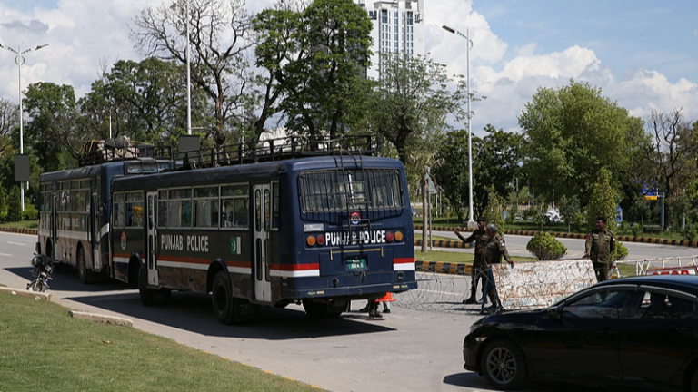 米国とイラン、イスラマバードで歴史的和平サミット開催へ video poster